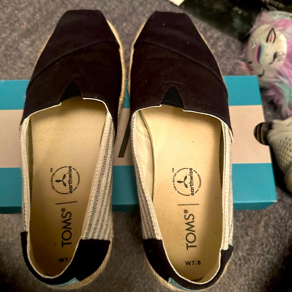 Womens Tom’s
